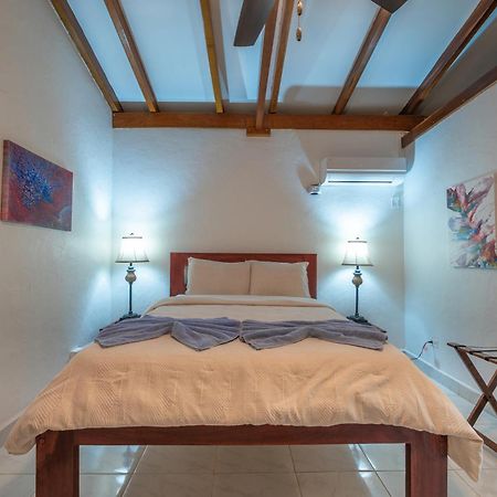 Parrot Cove Lodge Hopkins Bagian luar foto