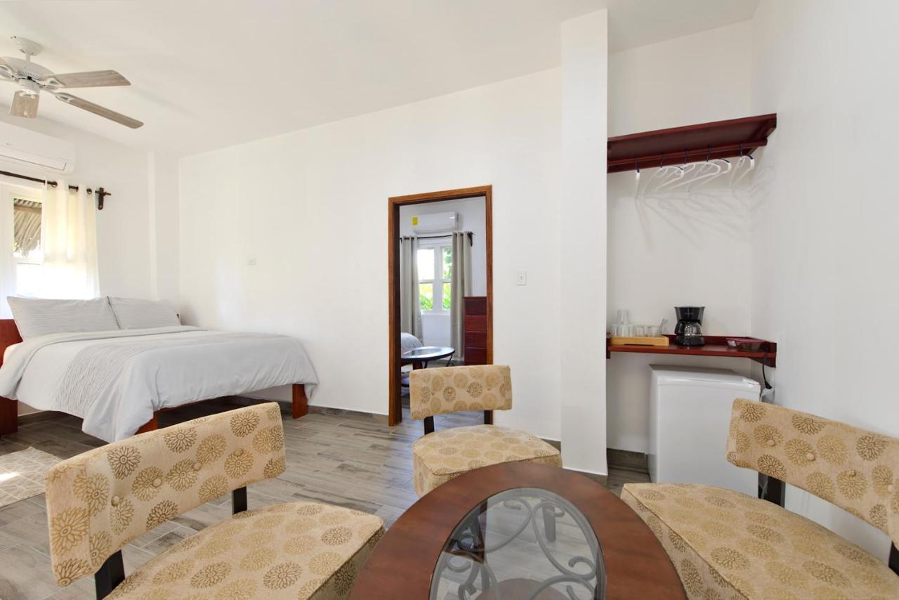 Parrot Cove Lodge Hopkins Bagian luar foto
