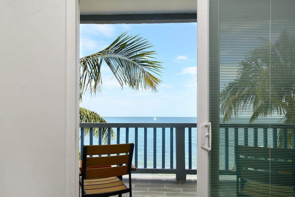Parrot Cove Lodge Hopkins Bagian luar foto