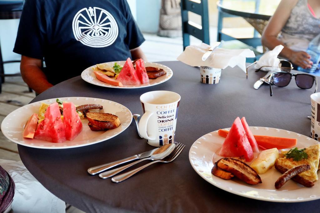 Parrot Cove Lodge Hopkins Bagian luar foto