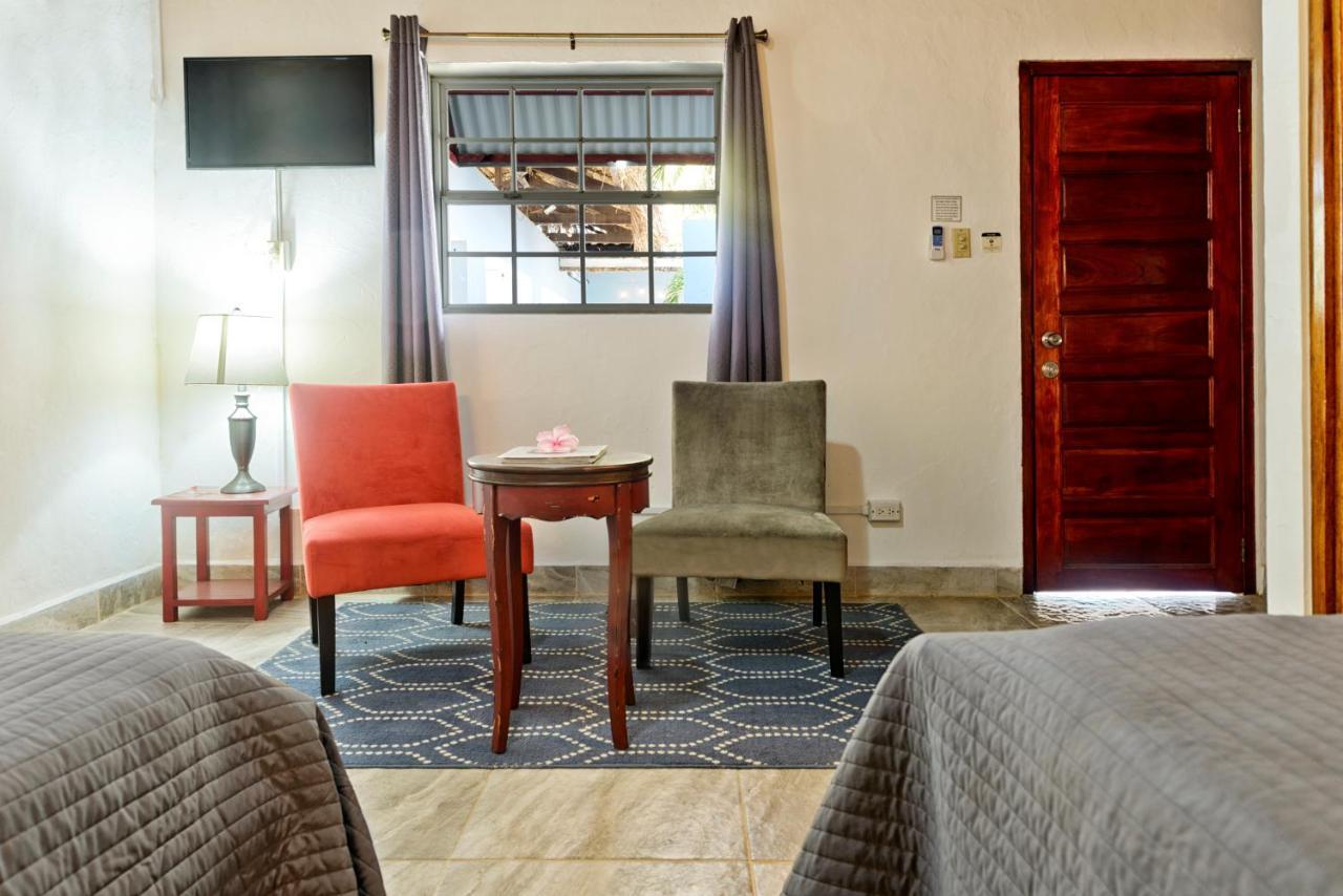 Parrot Cove Lodge Hopkins Bagian luar foto