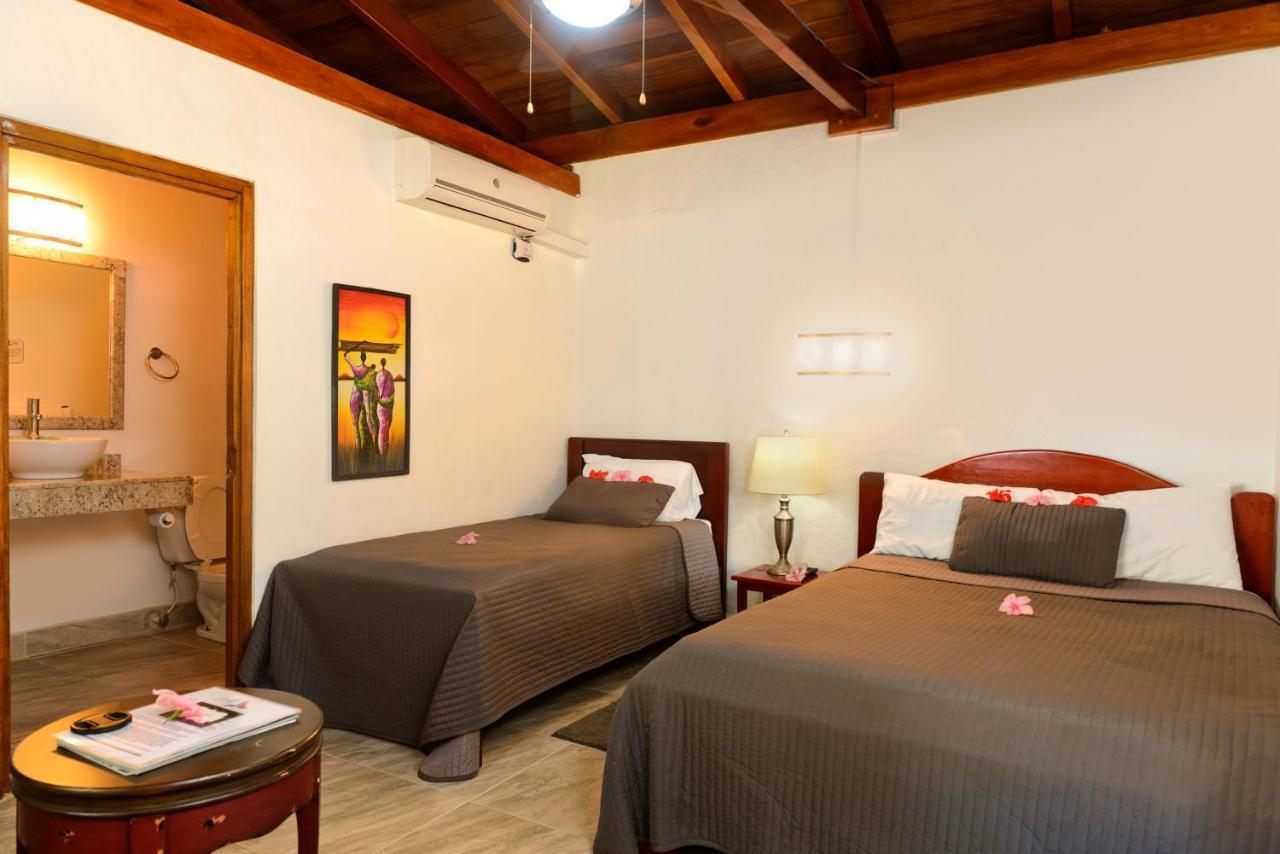 Parrot Cove Lodge Hopkins Bagian luar foto